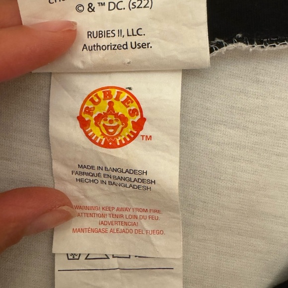 DC Comics Batgirl Long Sleeve V-Neck Shirt with Cape Size Large - Picture 6 of 8